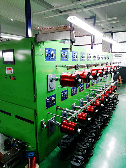 Horizontal enamelling machine